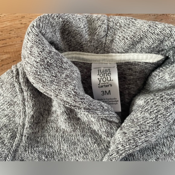 Carters Outfit - Picture 2 of 3